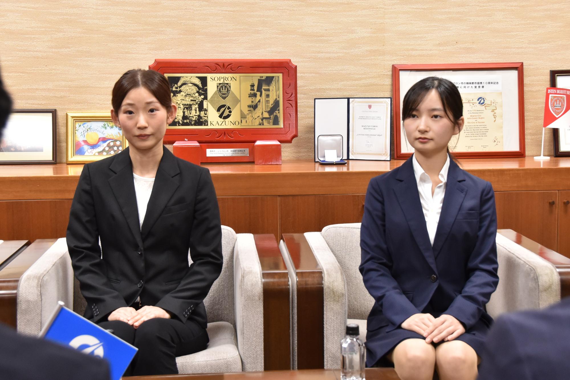 語学指導員市長報告の様子