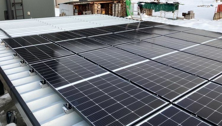 導入事例｜屋根置き型の太陽光発電設備