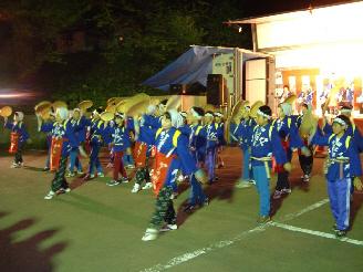 山神社祭典での奉納踊り