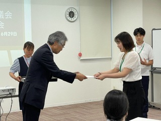 委嘱状交付の様子
